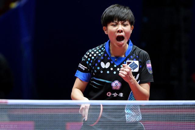 自从他回到 自从他回到