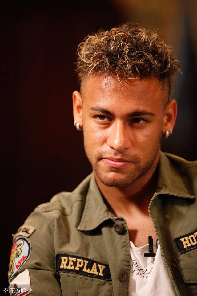 引发包括其 引发包括其