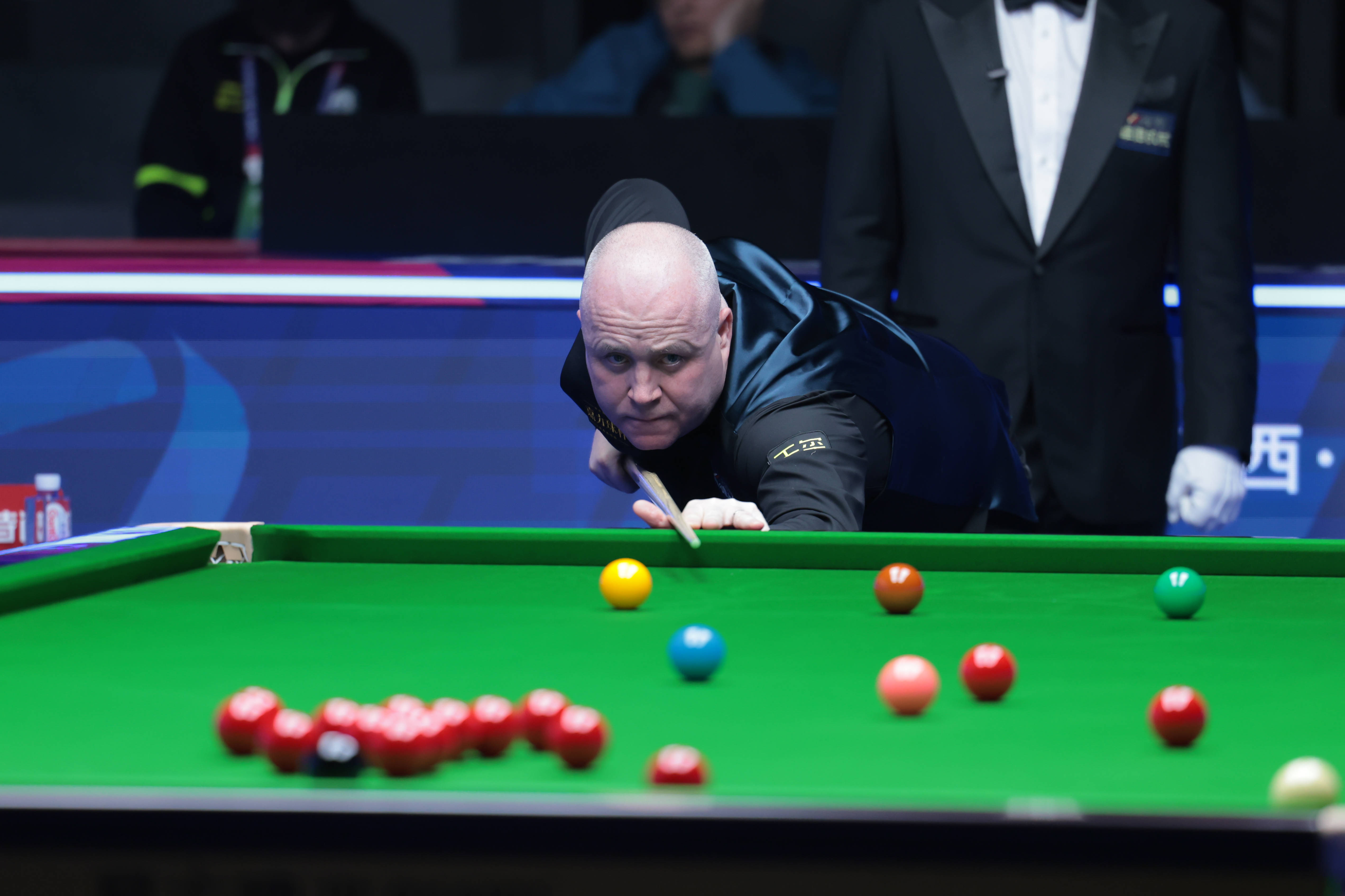 比的足球盛 比的足球盛